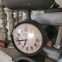 Old School Replica Weigher With 2 Working Clocks