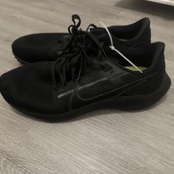 Nike Shoes Size 10 