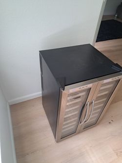 Whynter humidor/wine chiller