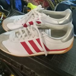 Womans Adidas