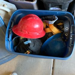 5 safety helmets and harnesses