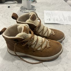 Ugg Lakesider Mid 8.5 