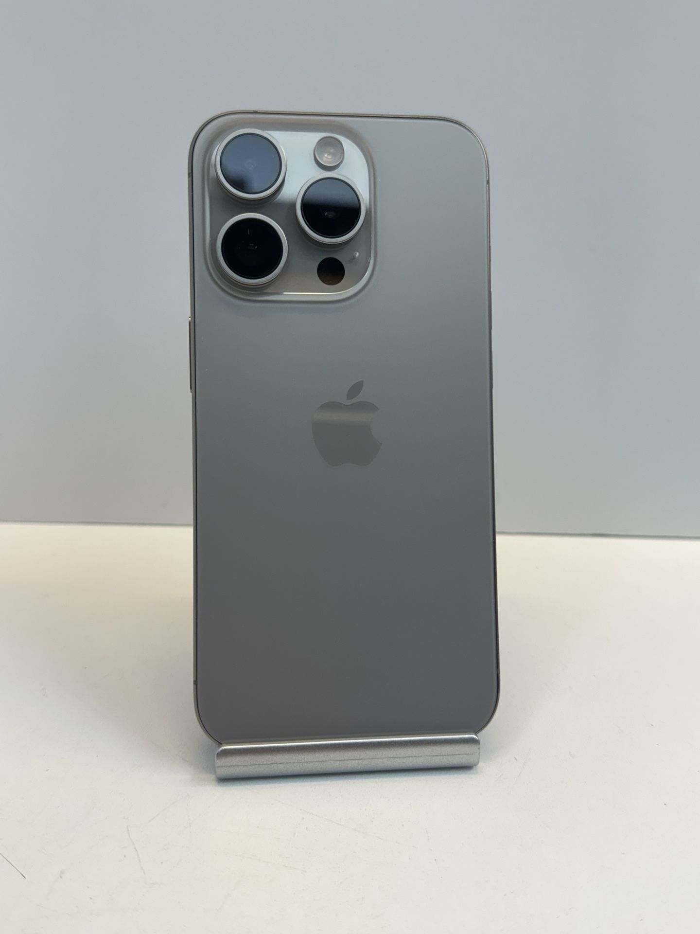 Apple iPhone 15 PRO 256gb. ( Unlocked Cellphone )