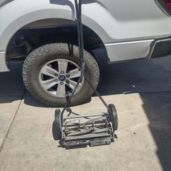 Push Lawn Mower 16 Inch Scotts And An  American