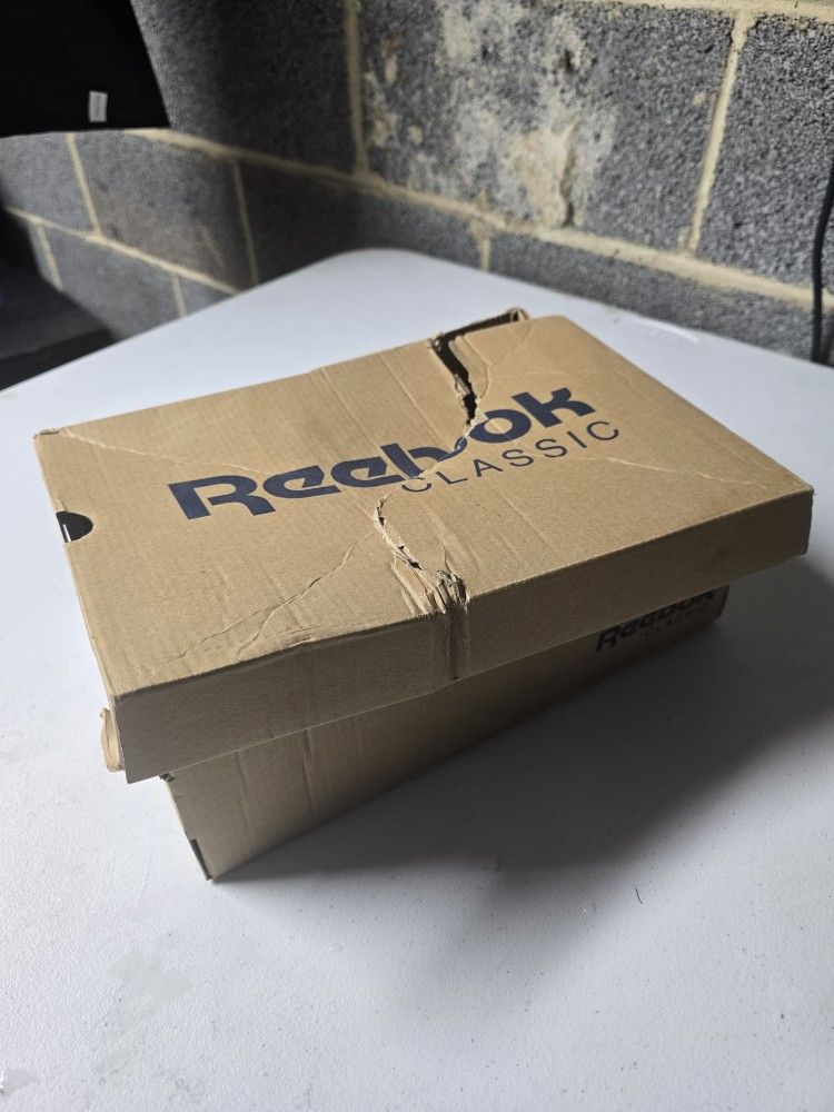 Reebok Princess Women’s Size 9 Wide (D) – White – New in Box