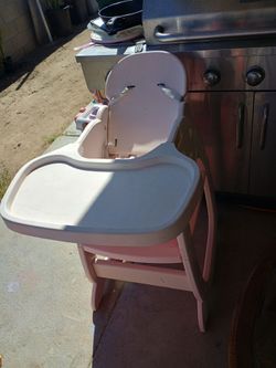 Baby chair thing