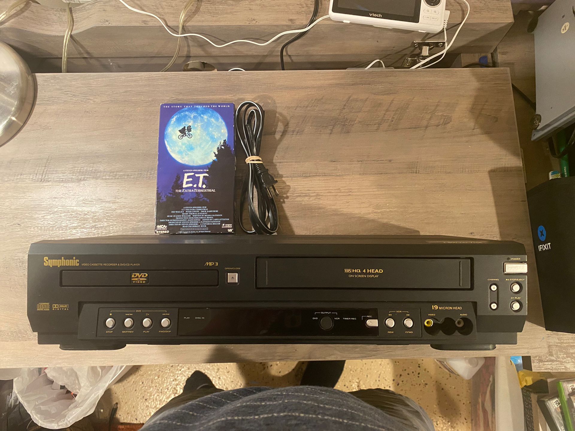 Symphonic VHS & DVD/CD Player and Movie Tested Good Condition