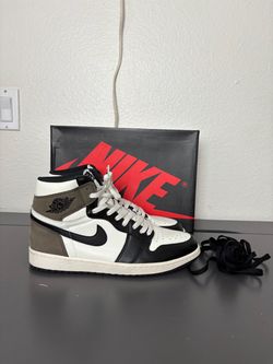 Nike Air Jordan 1 High Mocha Mens size 10.5