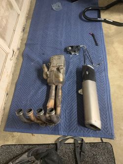 R6 exhaust