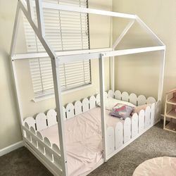 Montessori House Bed 