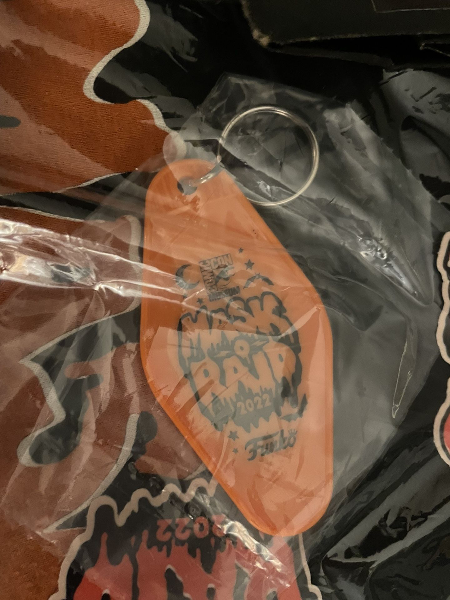 2 Funko Mask o Raid Bundles + 2 Posters + Machoman Pop