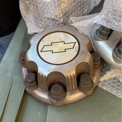 Center wheel caps for 2007 Silverado truck