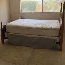 Free bed with frame