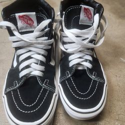 shoes size 5.5 women