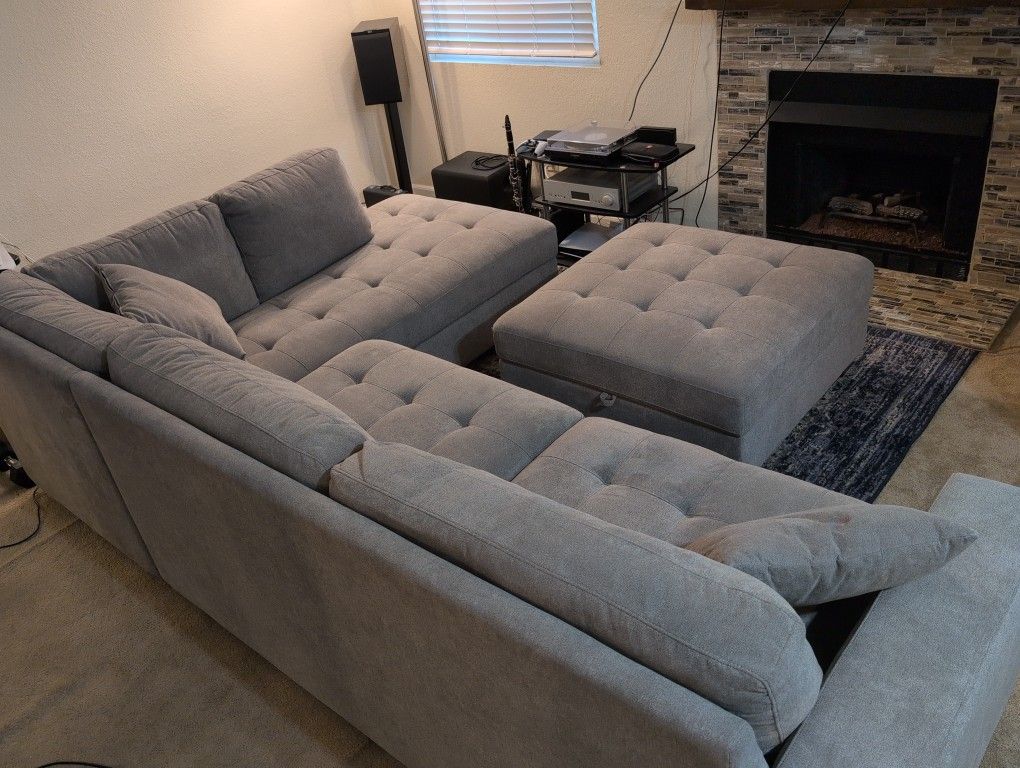 Gray Sectional Couch With Ottoman