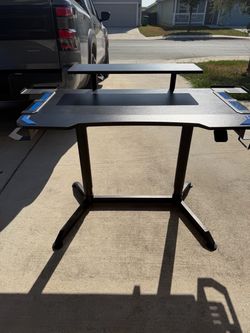 Respawn Gaming Table & Chair