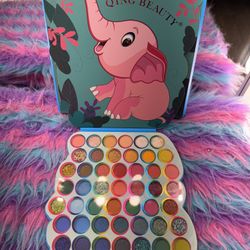 Baby Pink Elephant 🐘 Cute Eyeshadow Palette 🎨 With Beautiful Glitter ✨ Eyeshadow Colors / Bright Colors 💞