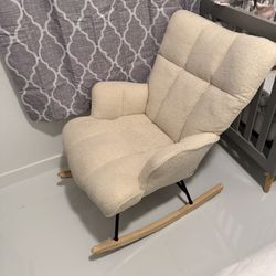 Nursery chair 