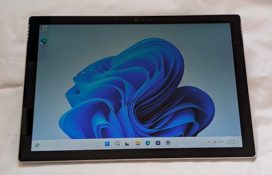 MICROSOFT SURFACE PRO 7 WINDOWS TABLET i5 Processor 8GB RAM