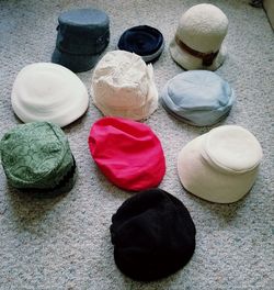 Lot of Antique/Vintage Hats from 1920s and up eras !