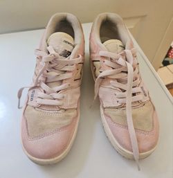 FOR SALE NEW BALANCE 550