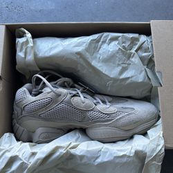 Yeezy 500 Taupe Light Size 12