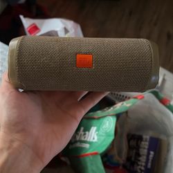 JBL Flip 4
