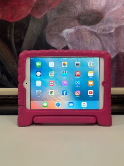 Apple iPad Mini 1st Gen Black A1432 16GB Tablet 7.9” iOS 9.3.5 w/ Case - $19