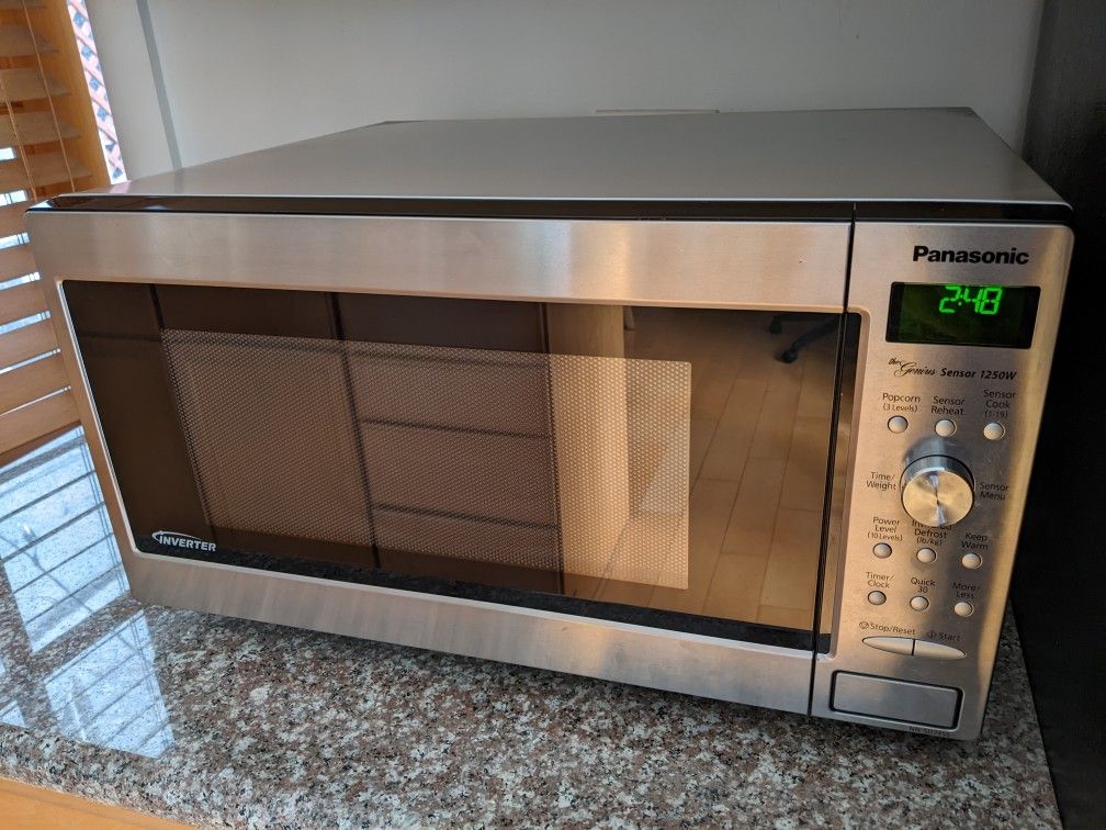 Panasonic NN-SD745S 1250W 1.6 Cu. Ft. Microwave
