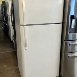 KENMORE APARTMENT SIZE TOP FREEZER REFRIGERATOR WITH ICE MAKER 