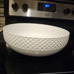 Round Serving Bowl