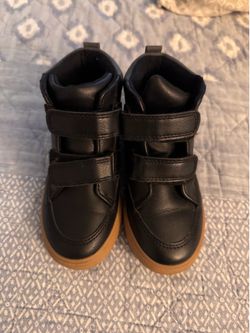 Boys shoes