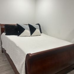 Solid Wood Queen Bedframe