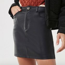NEW (small) Faux Leather Mini Skirt (nwt)!!