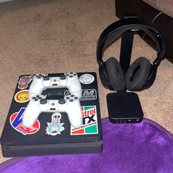 PS4 Slim Steelseries Headset+headset Stand