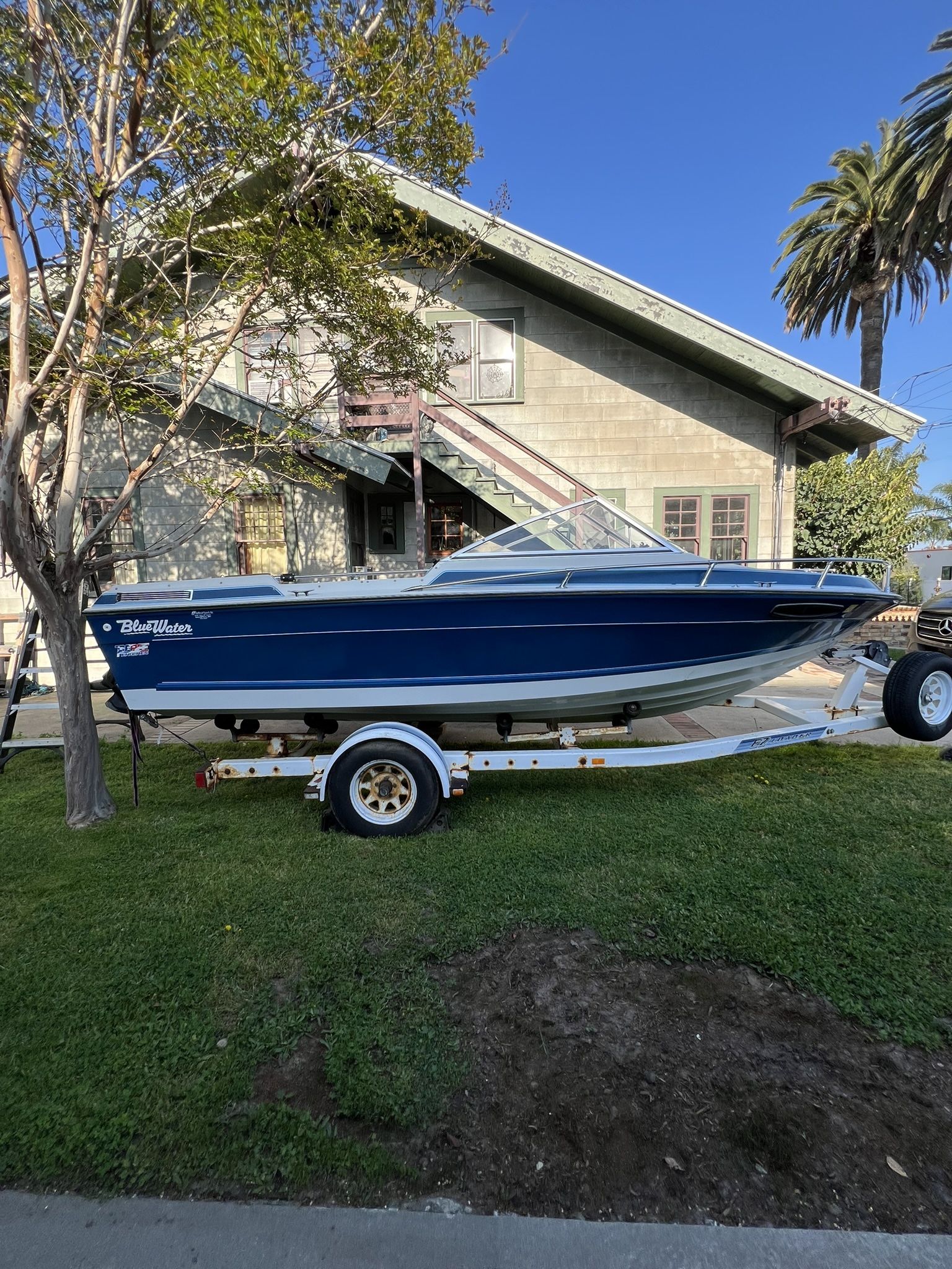 1989 Bluewater Executive 18”