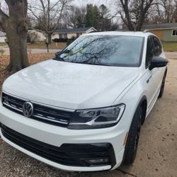 2021 VW Tiguan SE R-LINE