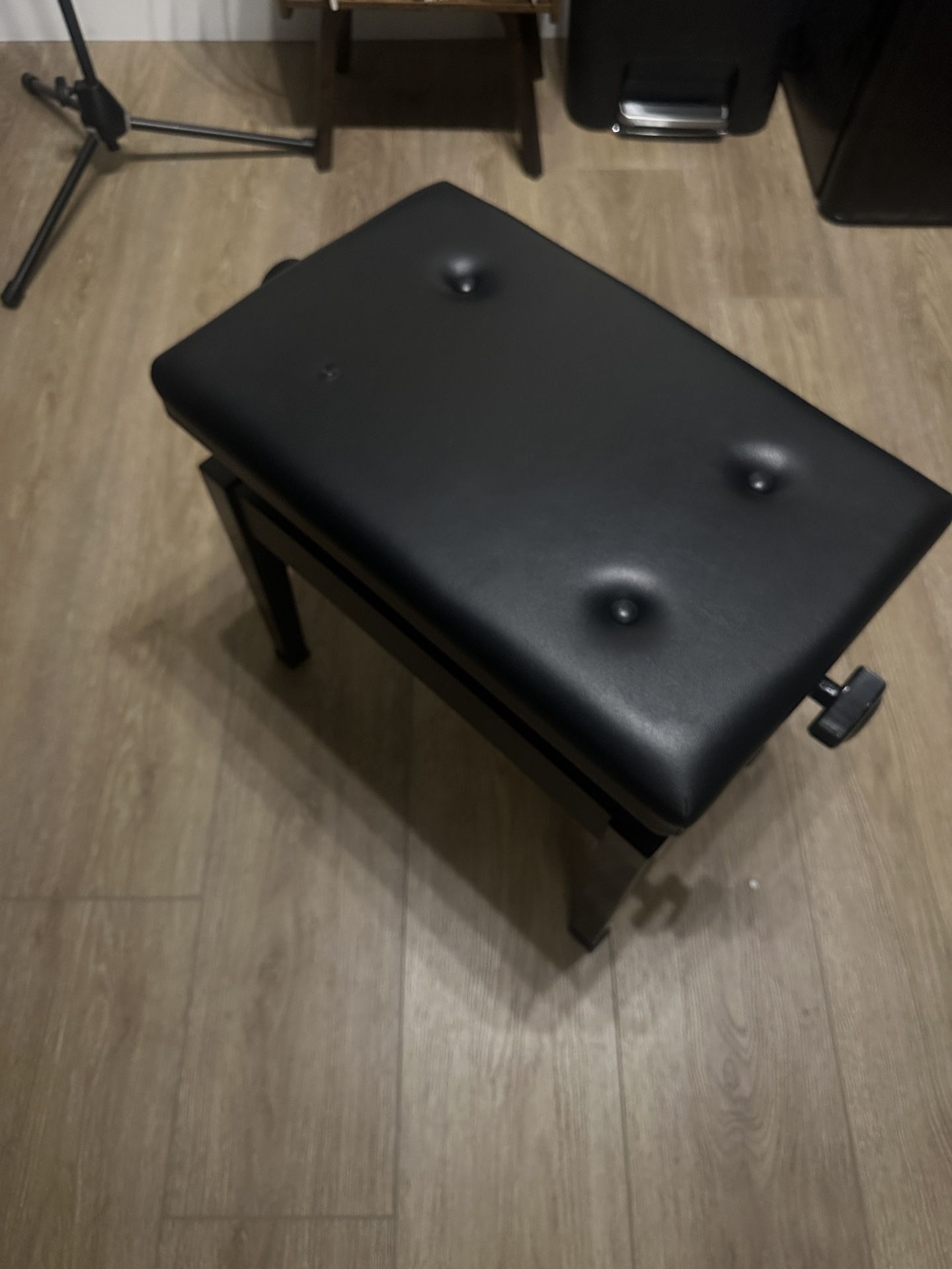 Adjustable Height Piano Bench