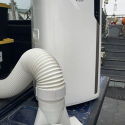 DE'LONGHI PINGUINO PLUS 4 in 1 Air Conditioner 12500-BTU w/Remote PAC EL375HGRKC