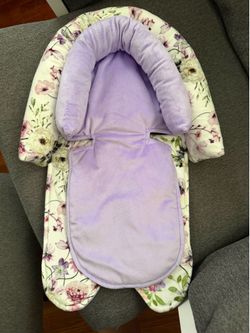 Newborn car seat insert