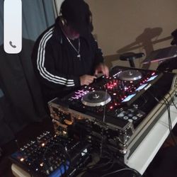 Numark NS7iii Dj Controller Like New