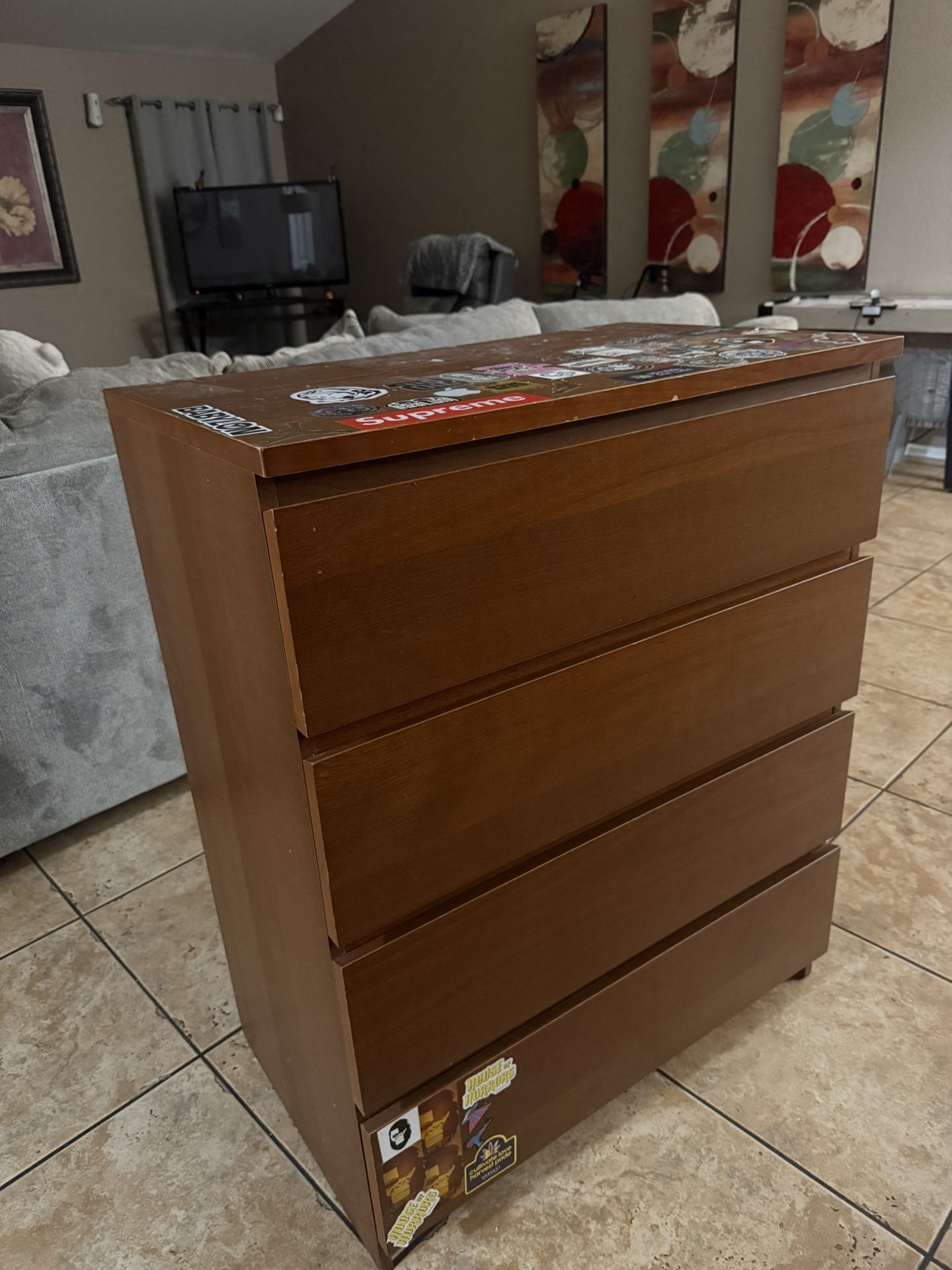 Dresser