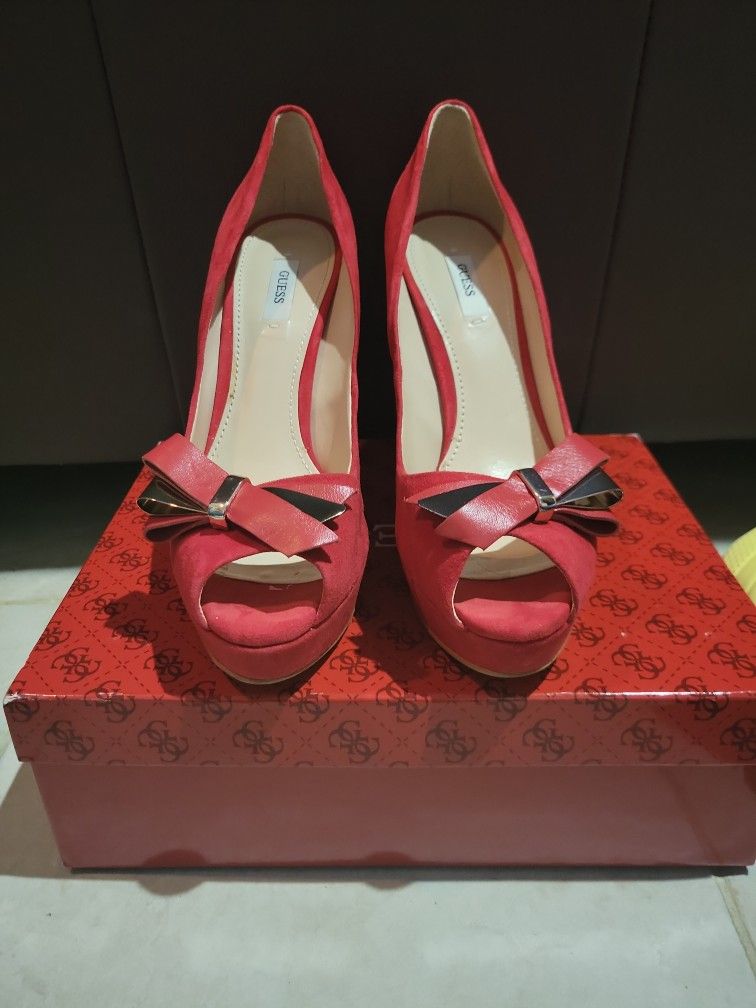 Guess Red Pumps
