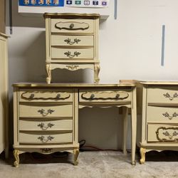 Antique Girl Complete Set Very Good Condition