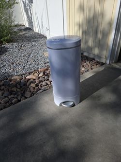 Munchkin Diaper Pail