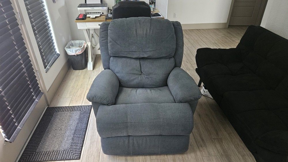 RECLINER