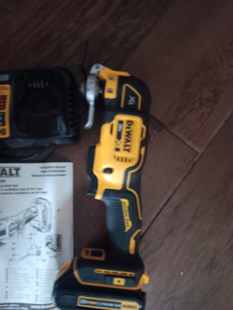 Dewalt  Ocilataing Tool Combo