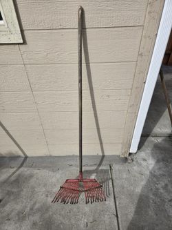 Leaves / Grass Garden Rake