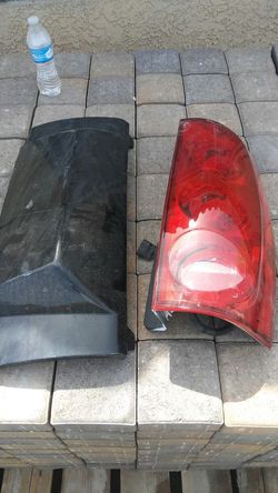 2006 Yukon rear right light