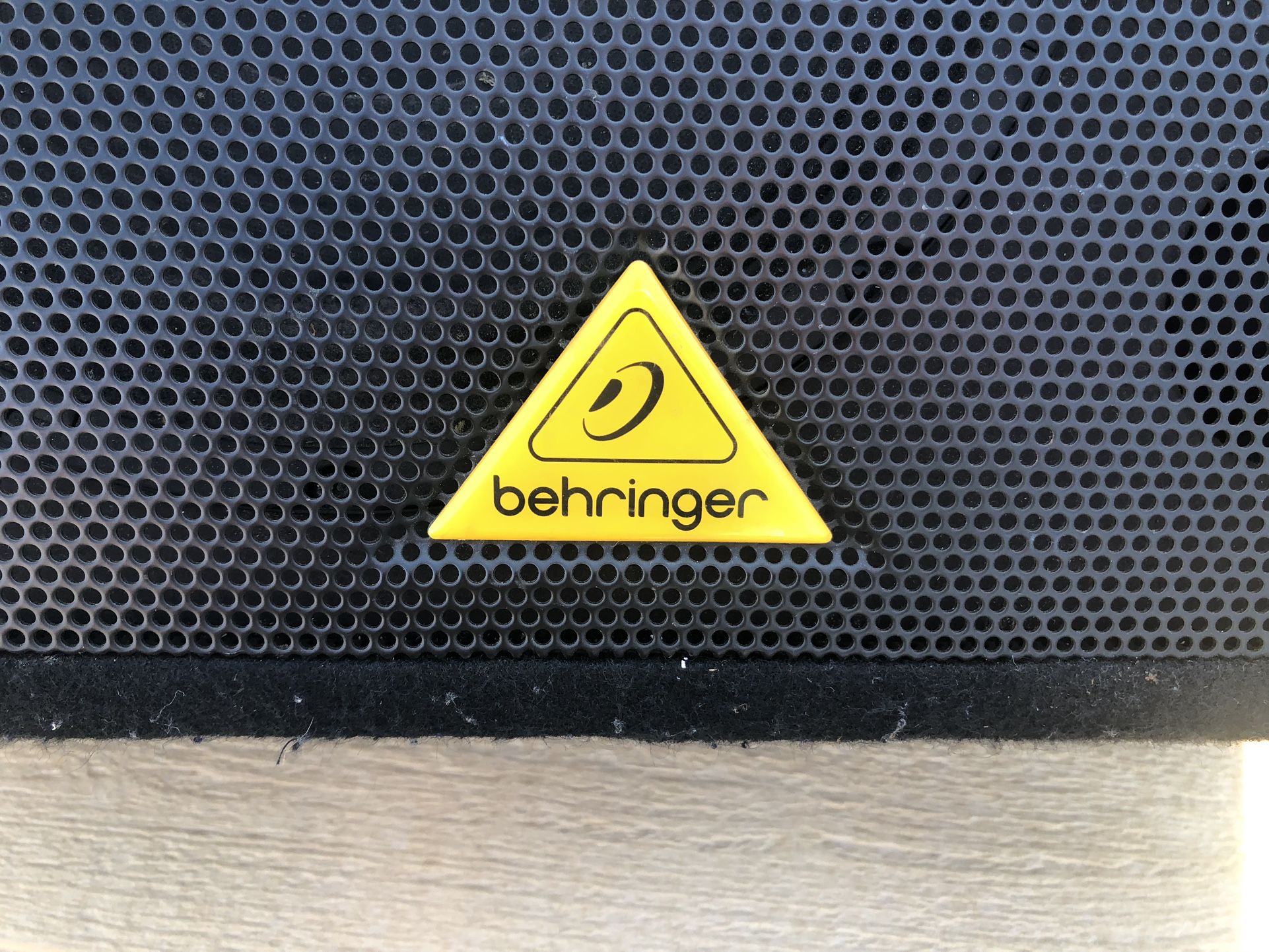 Behringer Speaker
